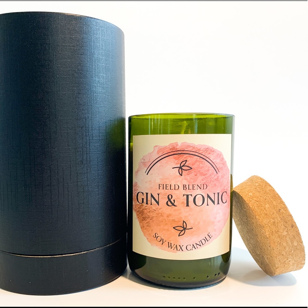 Recycled Wine Bottle Soy Wax Candle (Gin & Tonic) - Picture 4 of 6